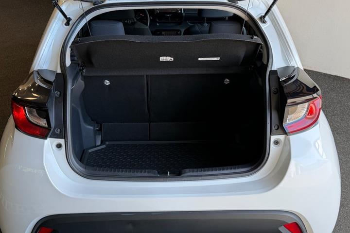 Hvid Mazda 2 fra 2022