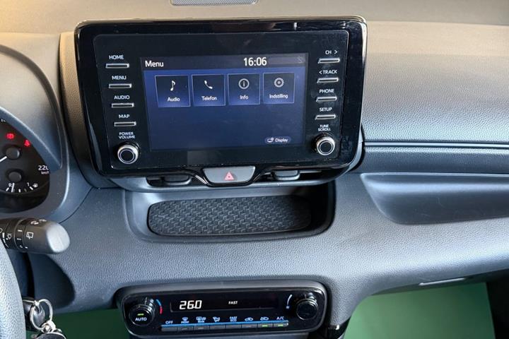 Hvid Mazda 2 fra 2022