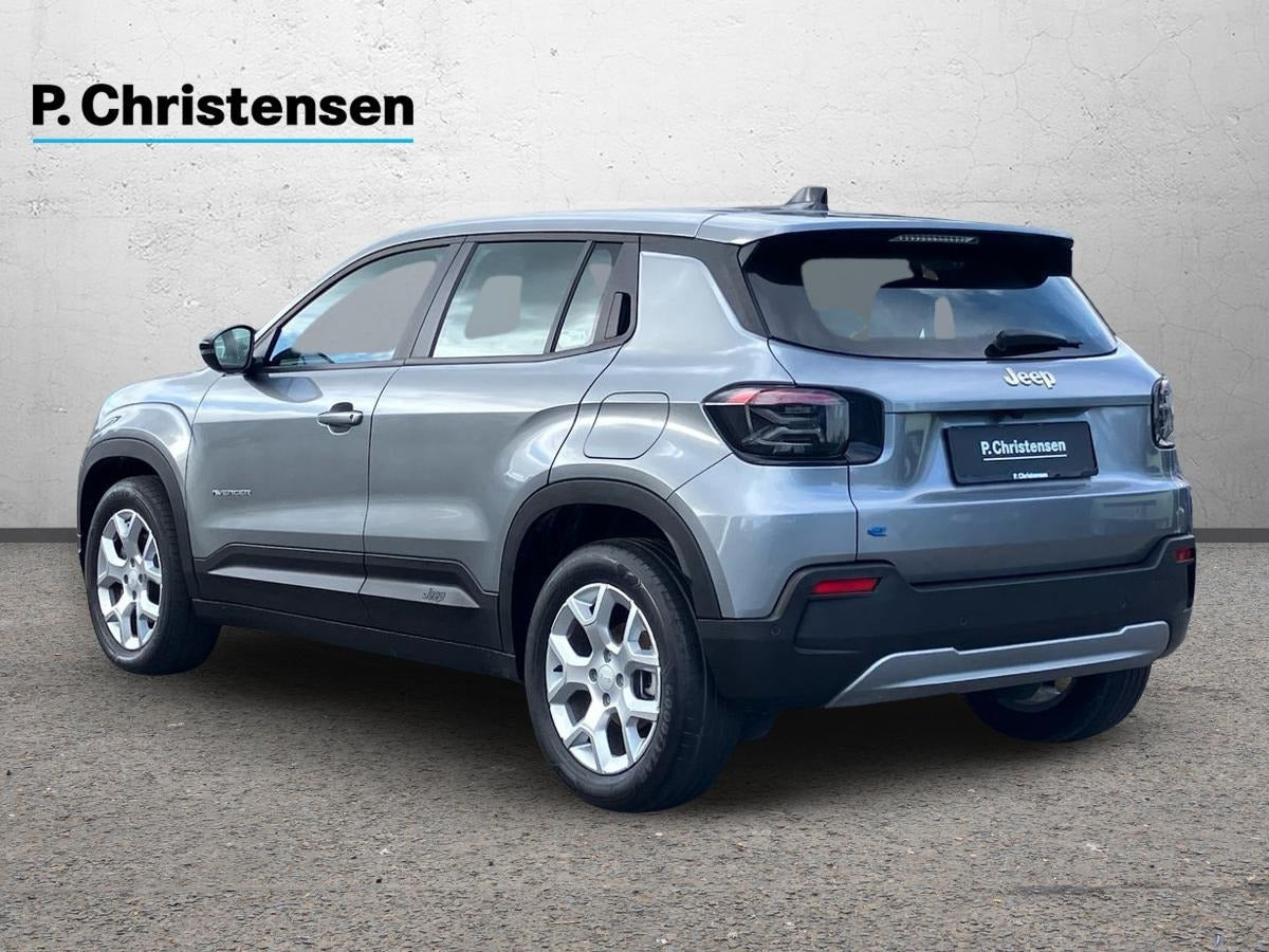 Grå Jeep Avenger fra 2025