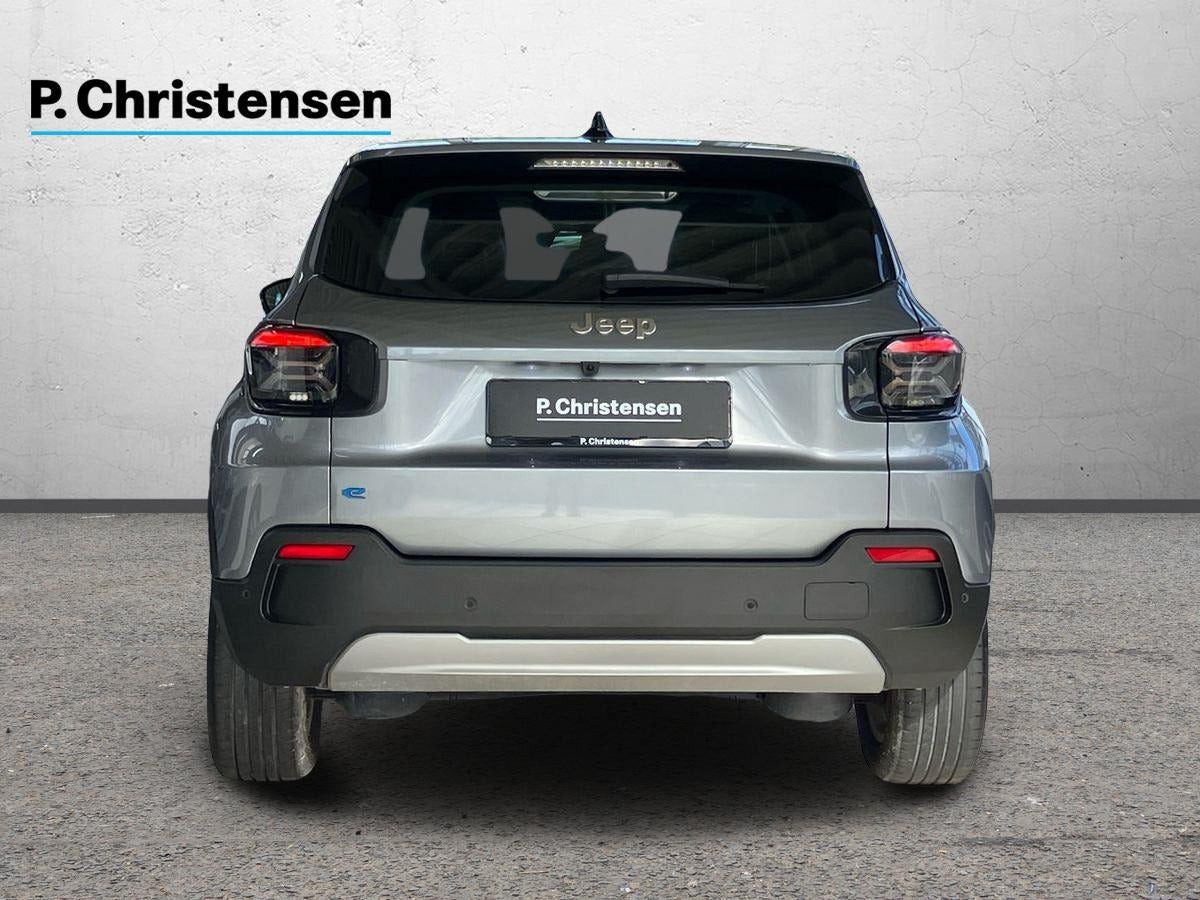 Grå Jeep Avenger fra 2025
