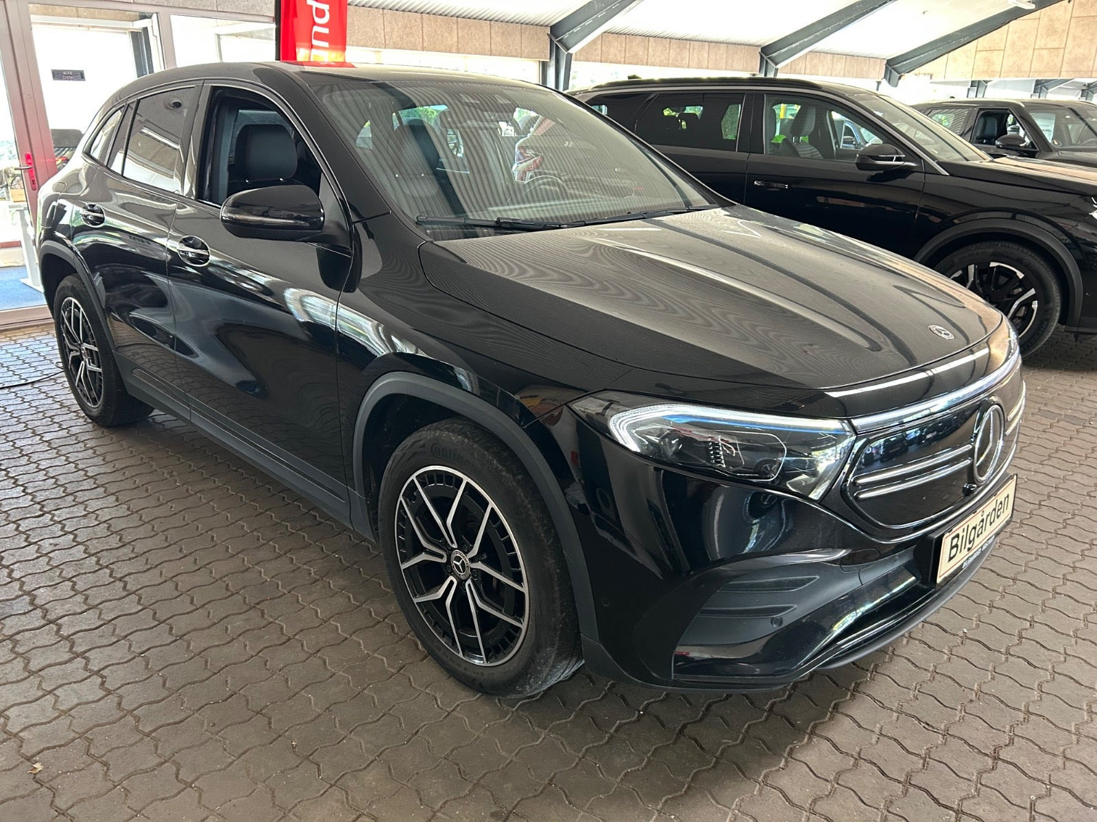 Sort Mercedes EQA250+ fra 2023