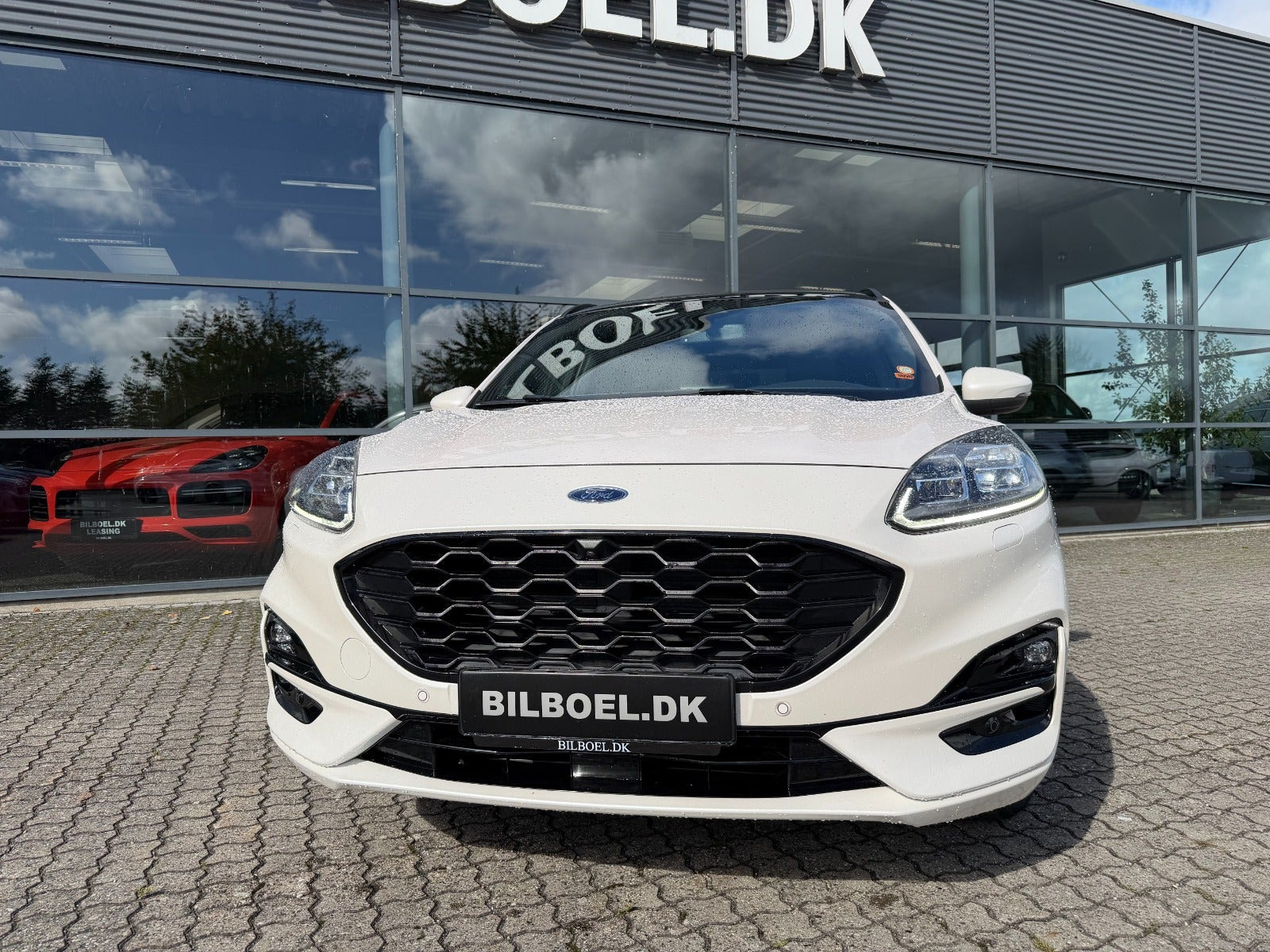 Hvid Ford Kuga fra 2020
