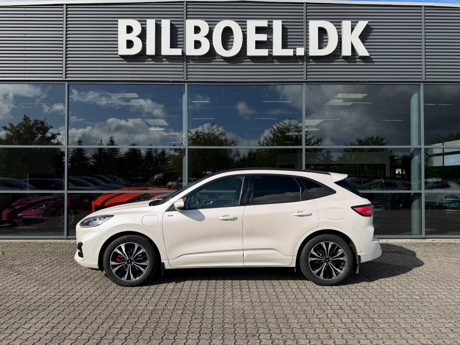 Hvid Ford Kuga fra 2020