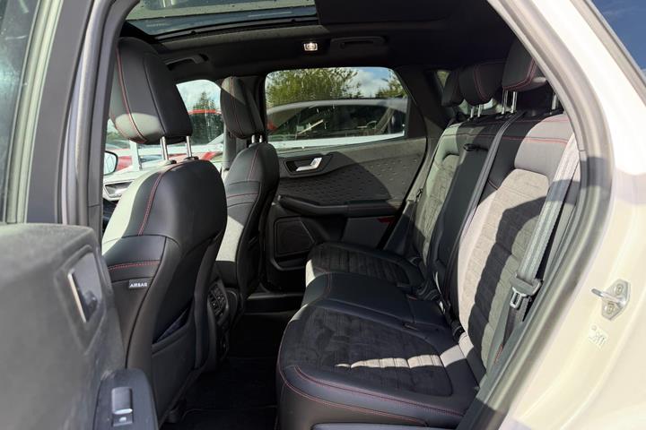 Hvid Ford Kuga fra 2020
