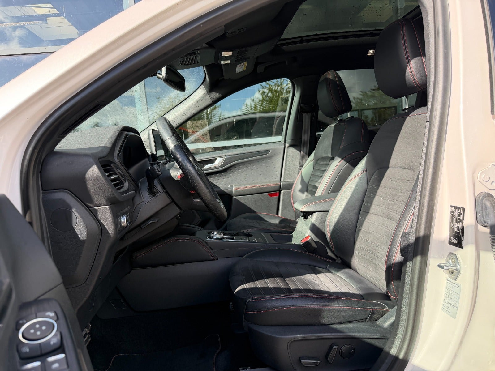 Hvid Ford Kuga fra 2020