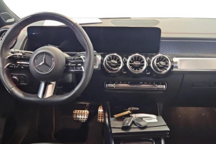 Sort Mercedes EQB250+ fra 2025