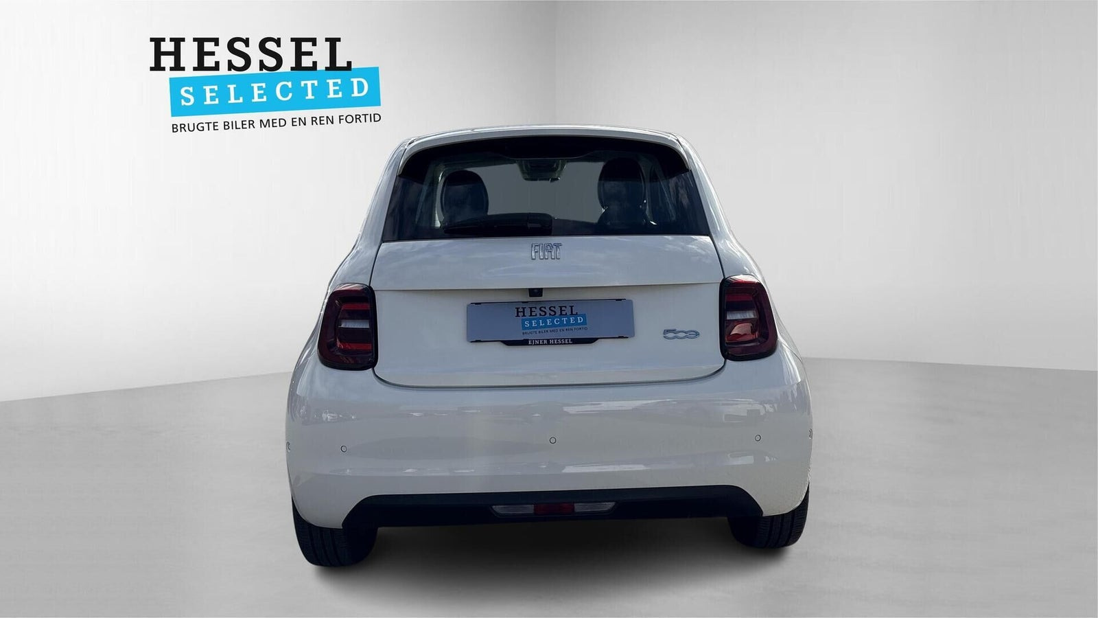 Hvid Fiat 500e fra 2024