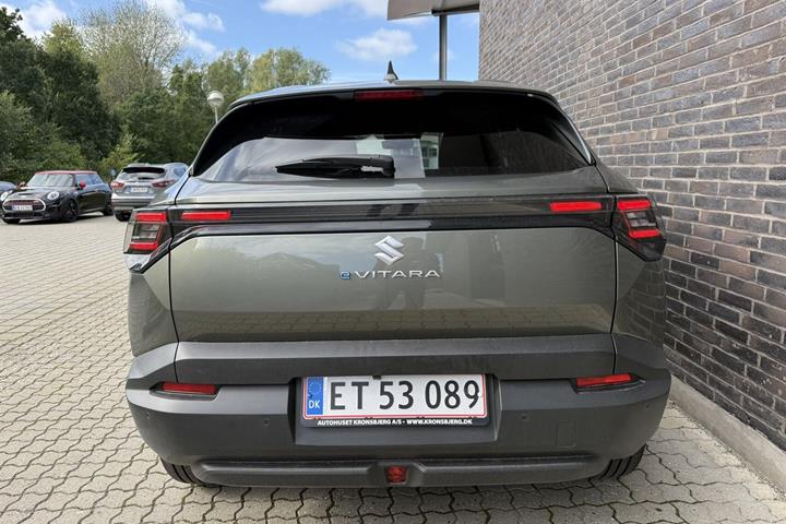Grøn Suzuki eVitara fra 2026