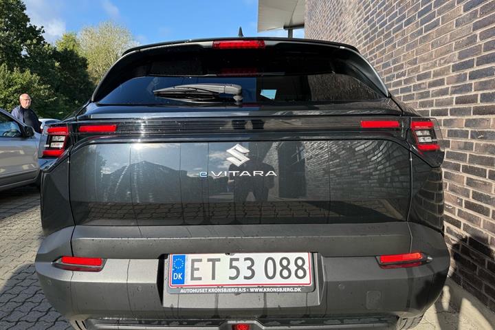Sort Suzuki eVitara fra 2026