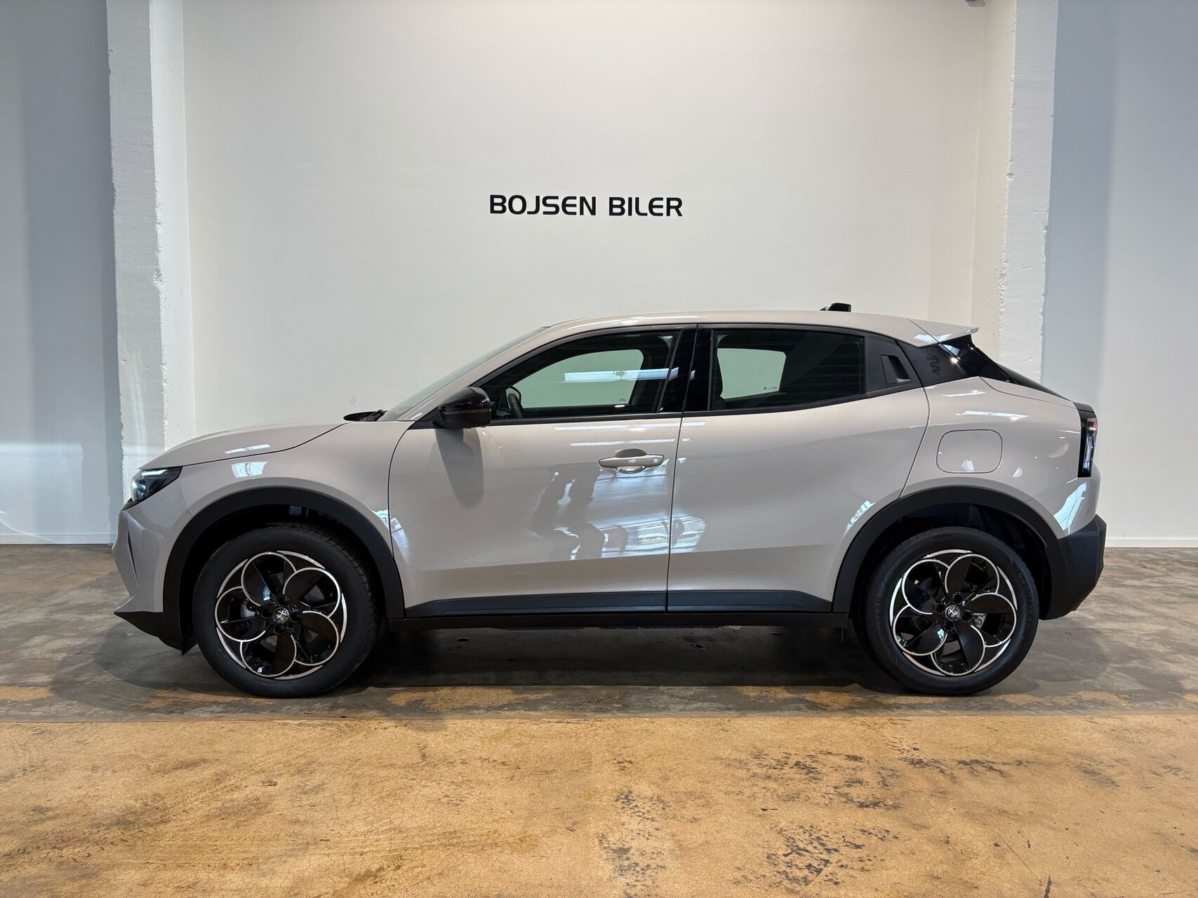 undefined Alfa Romeo Junior fra 2025