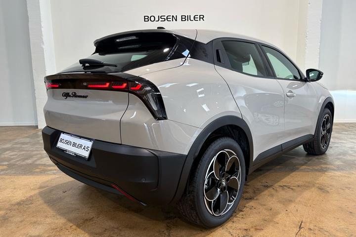 undefined Alfa Romeo Junior fra 2025