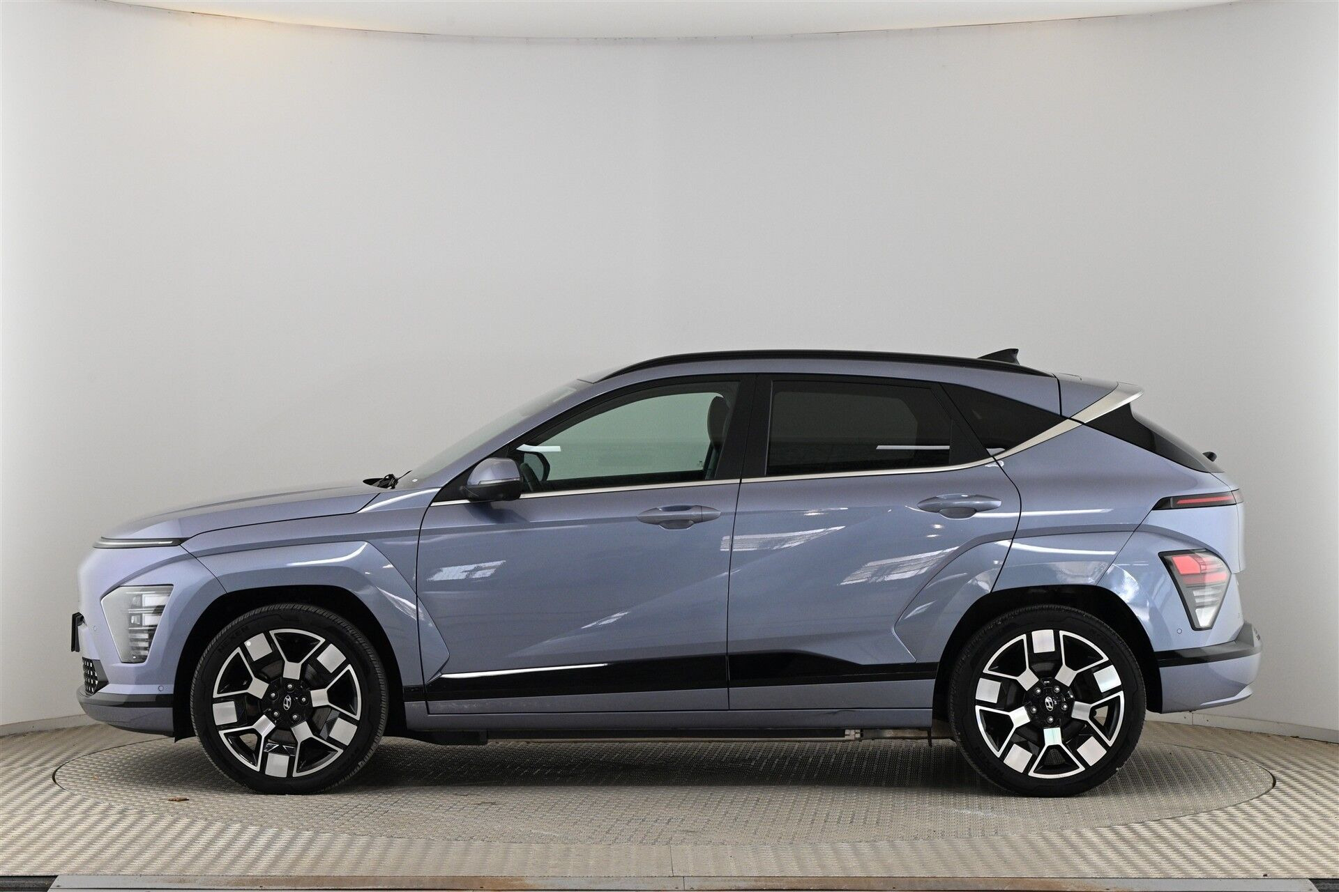 Blå Hyundai Kona fra 2023