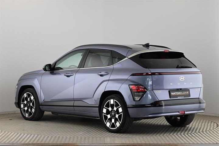 Blå Hyundai Kona fra 2023