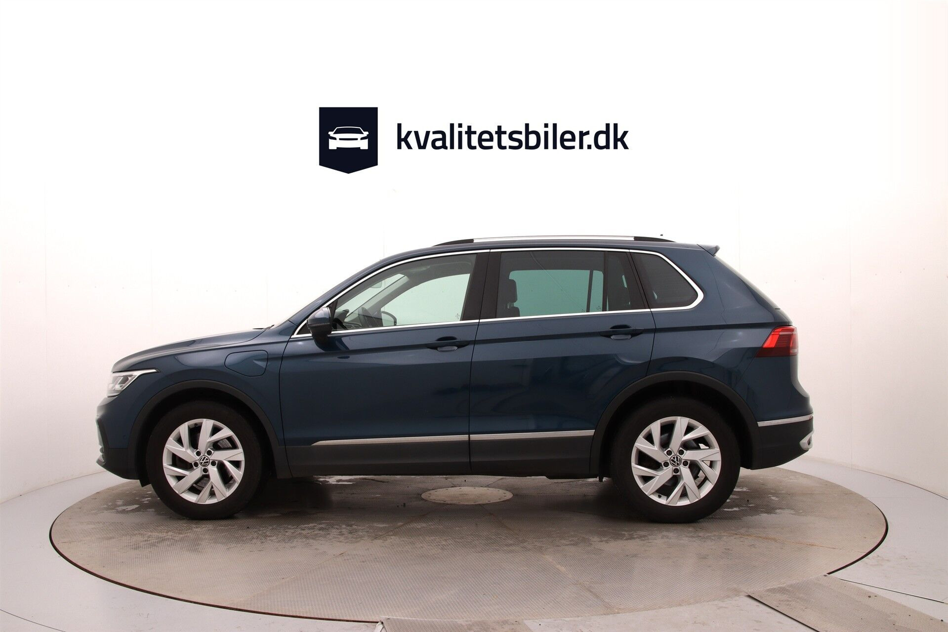 Blå VW Tiguan fra 2023