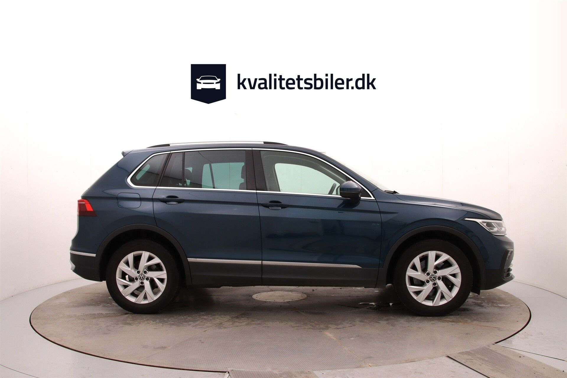 Blå VW Tiguan fra 2023