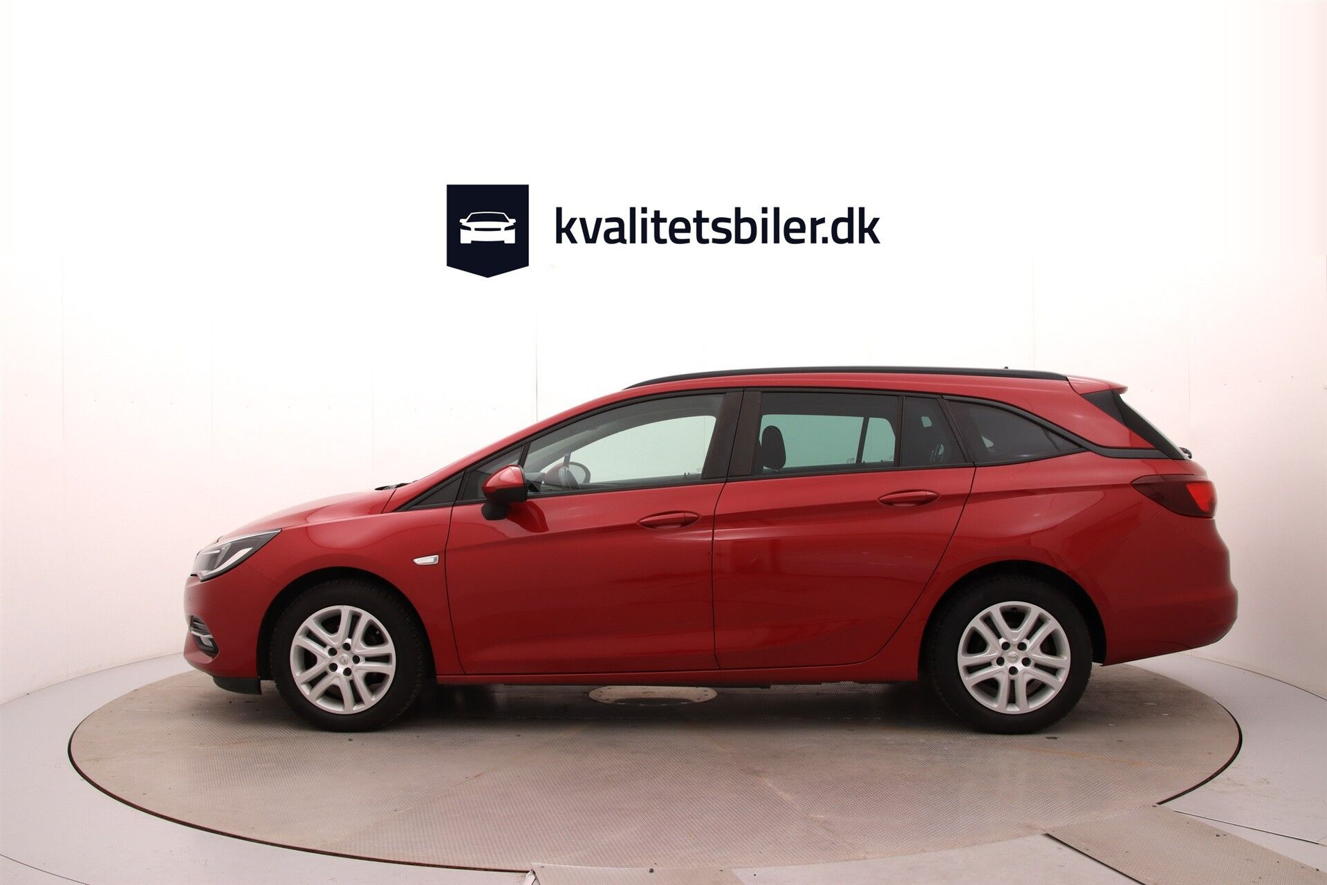 Rød Opel Astra fra 2020