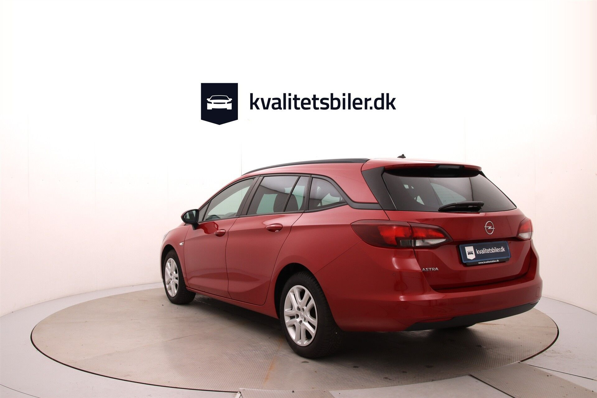 Rød Opel Astra fra 2020