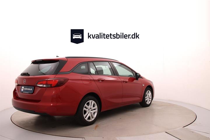 Rød Opel Astra fra 2020