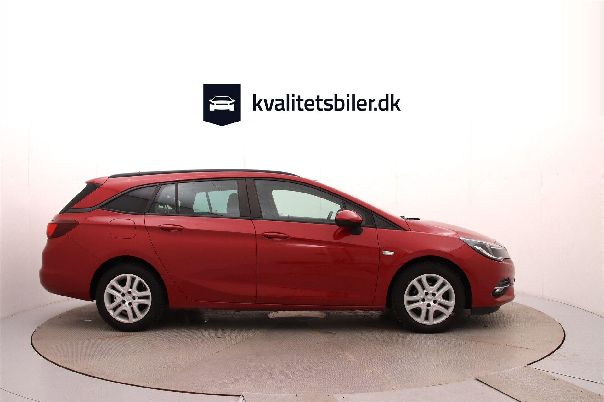 Rød Opel Astra fra 2020