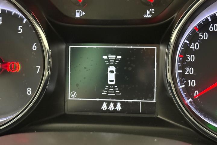 Rød Opel Astra fra 2020
