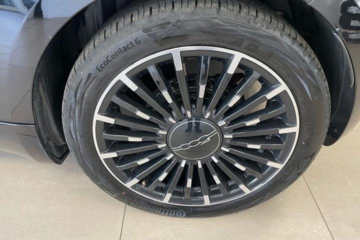 Sort Fiat 500e fra 2023