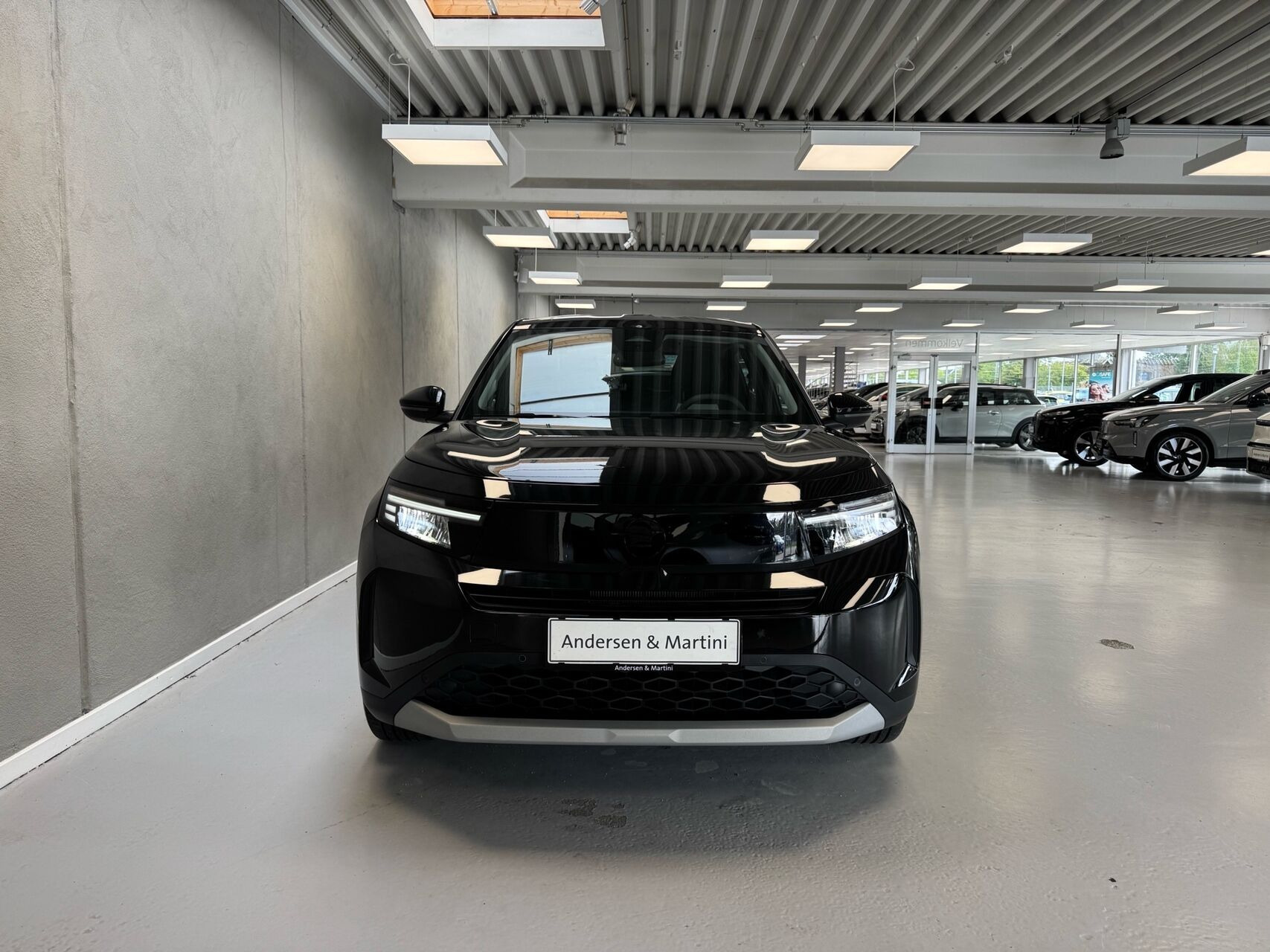 Sort Opel Frontera fra 2025