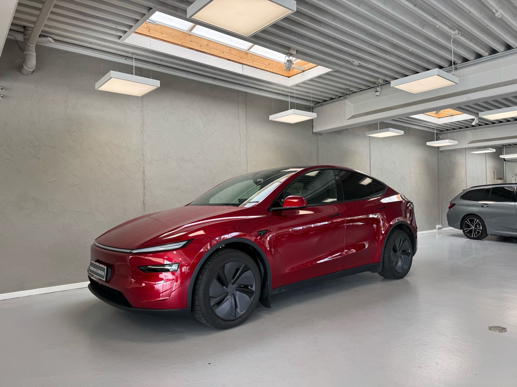 Tesla Model Y EL Long Range AWD 514HK 5d Aut.