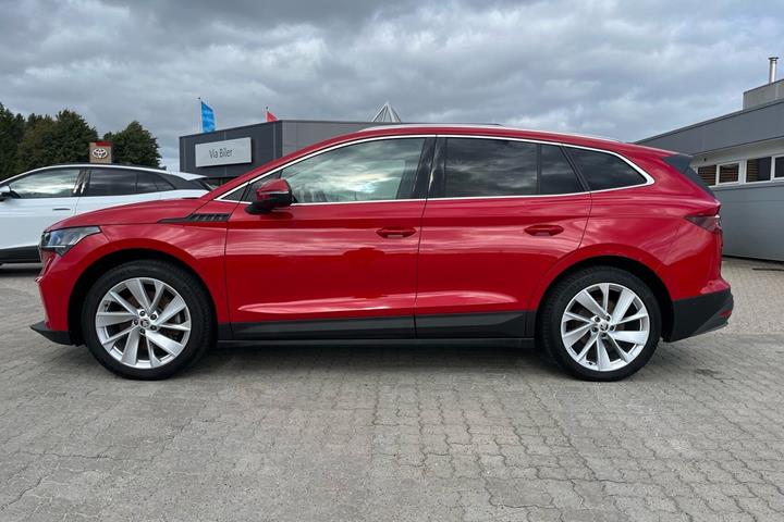 Rød Skoda Enyaq fra 2022
