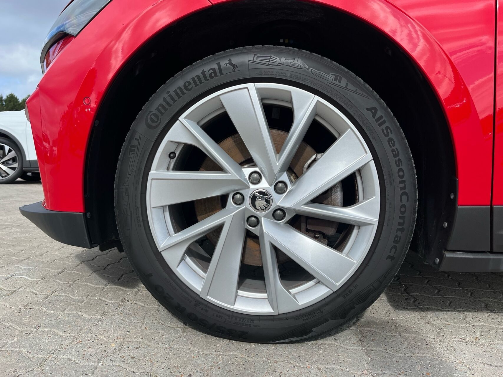 Rød Skoda Enyaq fra 2022