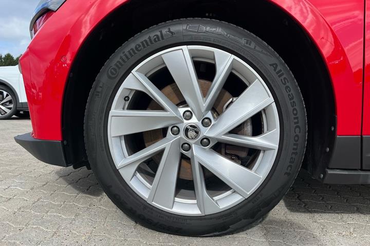 Rød Skoda Enyaq fra 2022