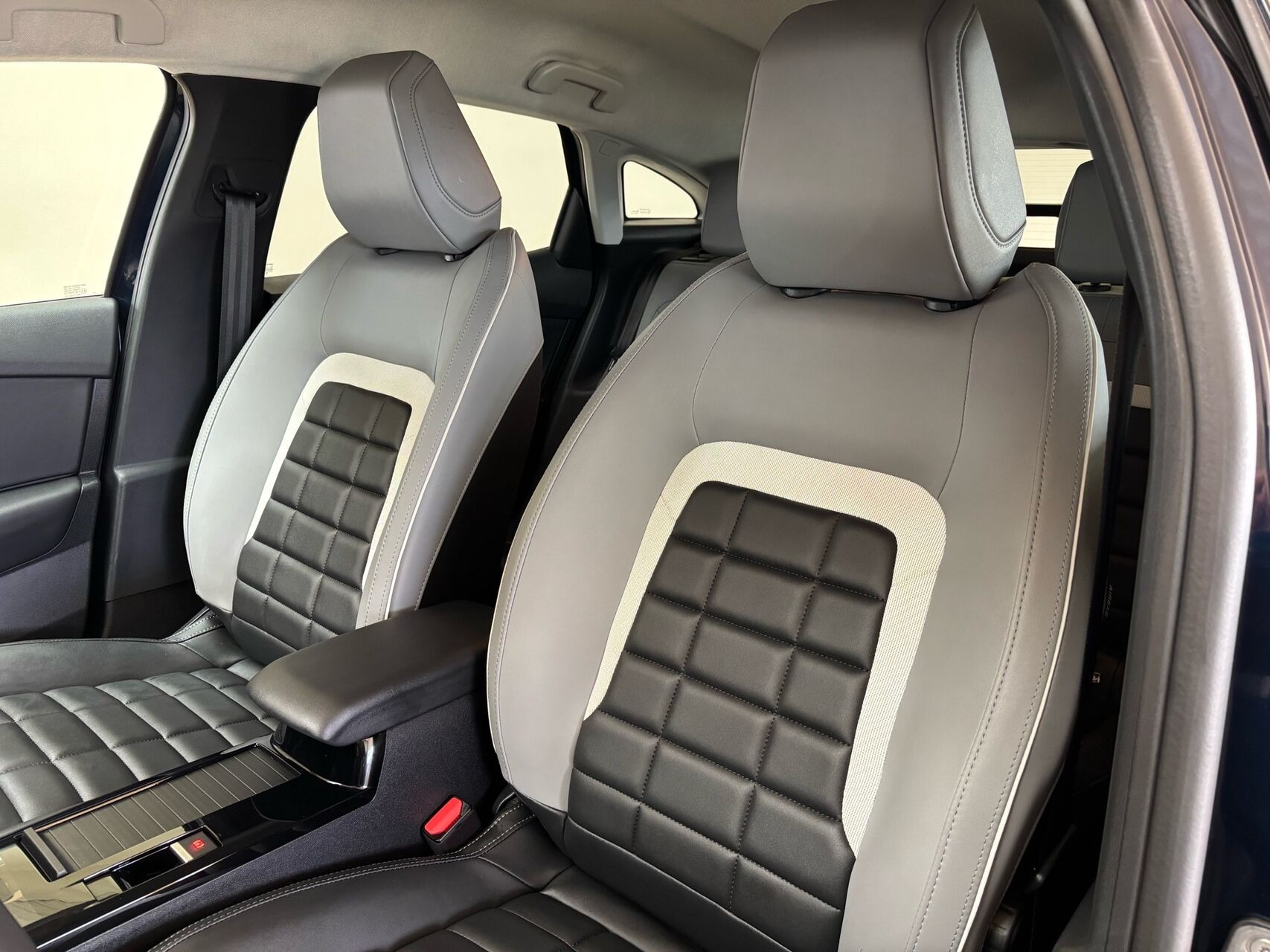Blå Citroën ë-C4 fra 2025