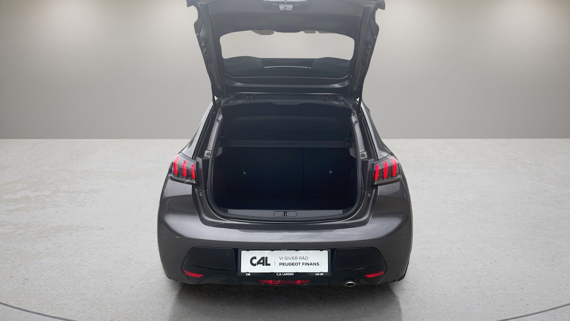 Grå Peugeot 208 fra 2020