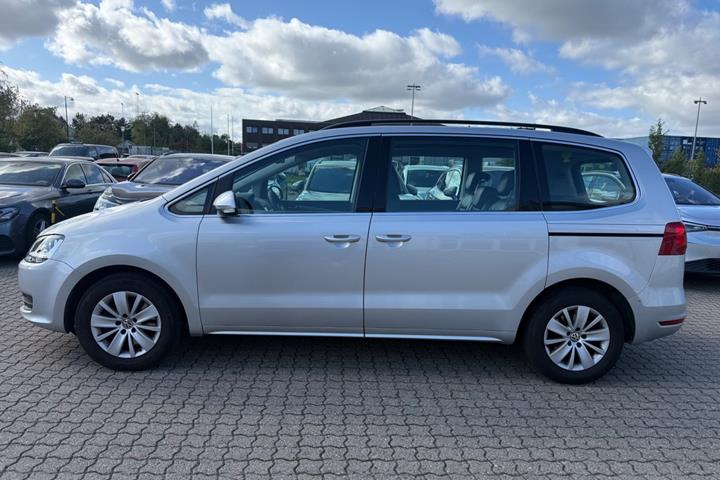 Hvid VW Sharan fra 2014