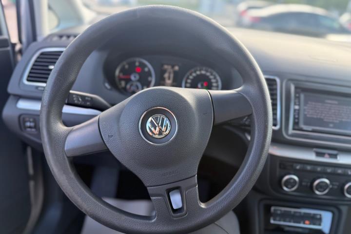 Hvid VW Sharan fra 2014