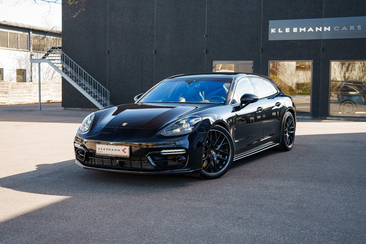 Sort Porsche Panamera Turbo S fra 2018