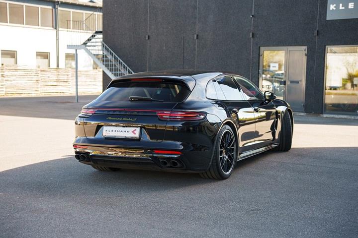 Sort Porsche Panamera Turbo S fra 2018
