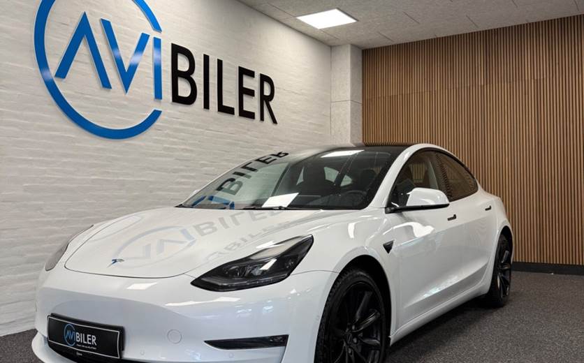Tesla Model 3 Long Range AWD