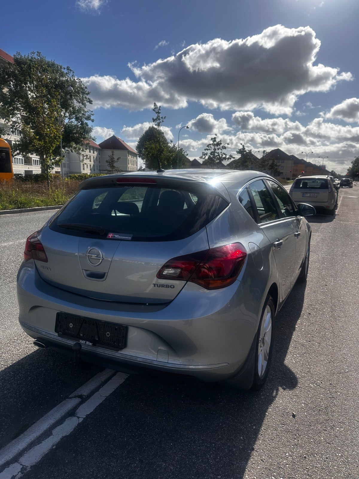 Grå Opel Astra fra 2014