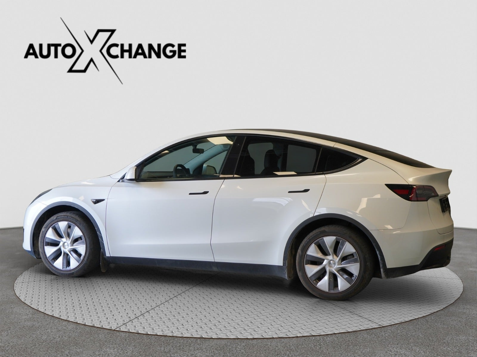 undefined Tesla Model Y fra 2024