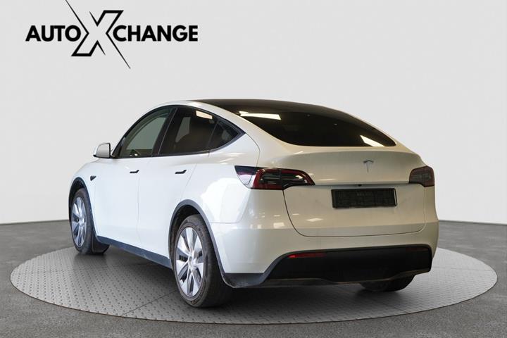 undefined Tesla Model Y fra 2024