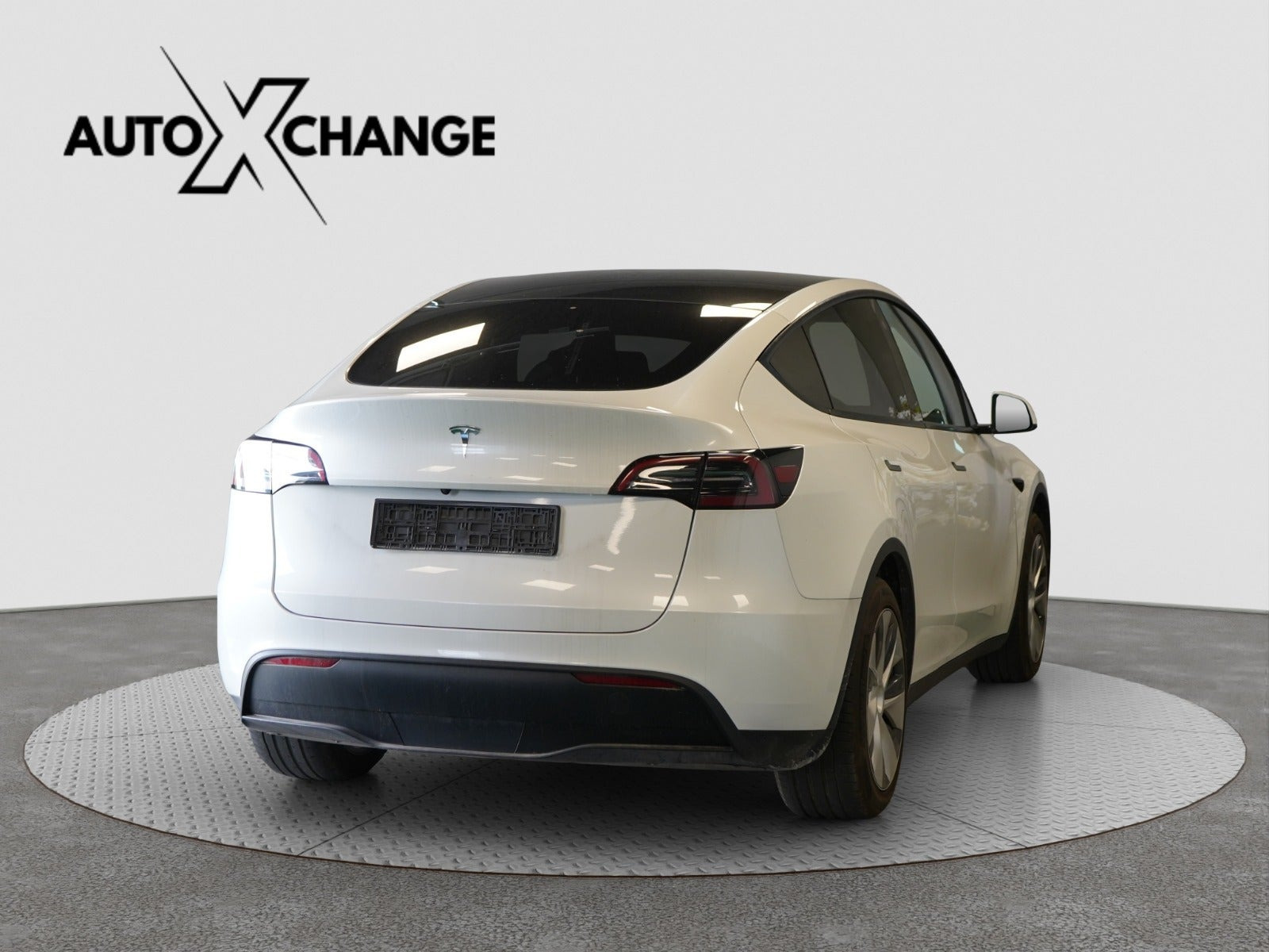 undefined Tesla Model Y fra 2024