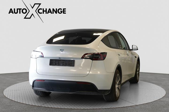 undefined Tesla Model Y fra 2024