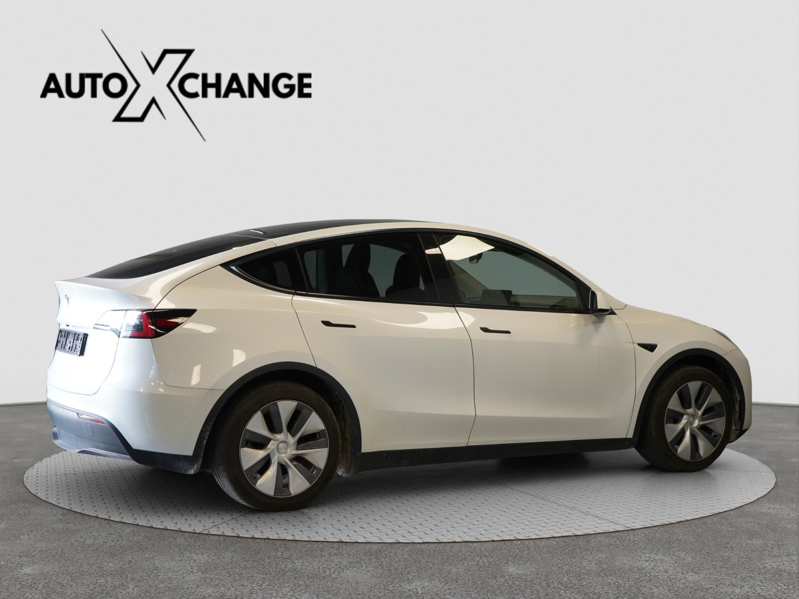 undefined Tesla Model Y fra 2024
