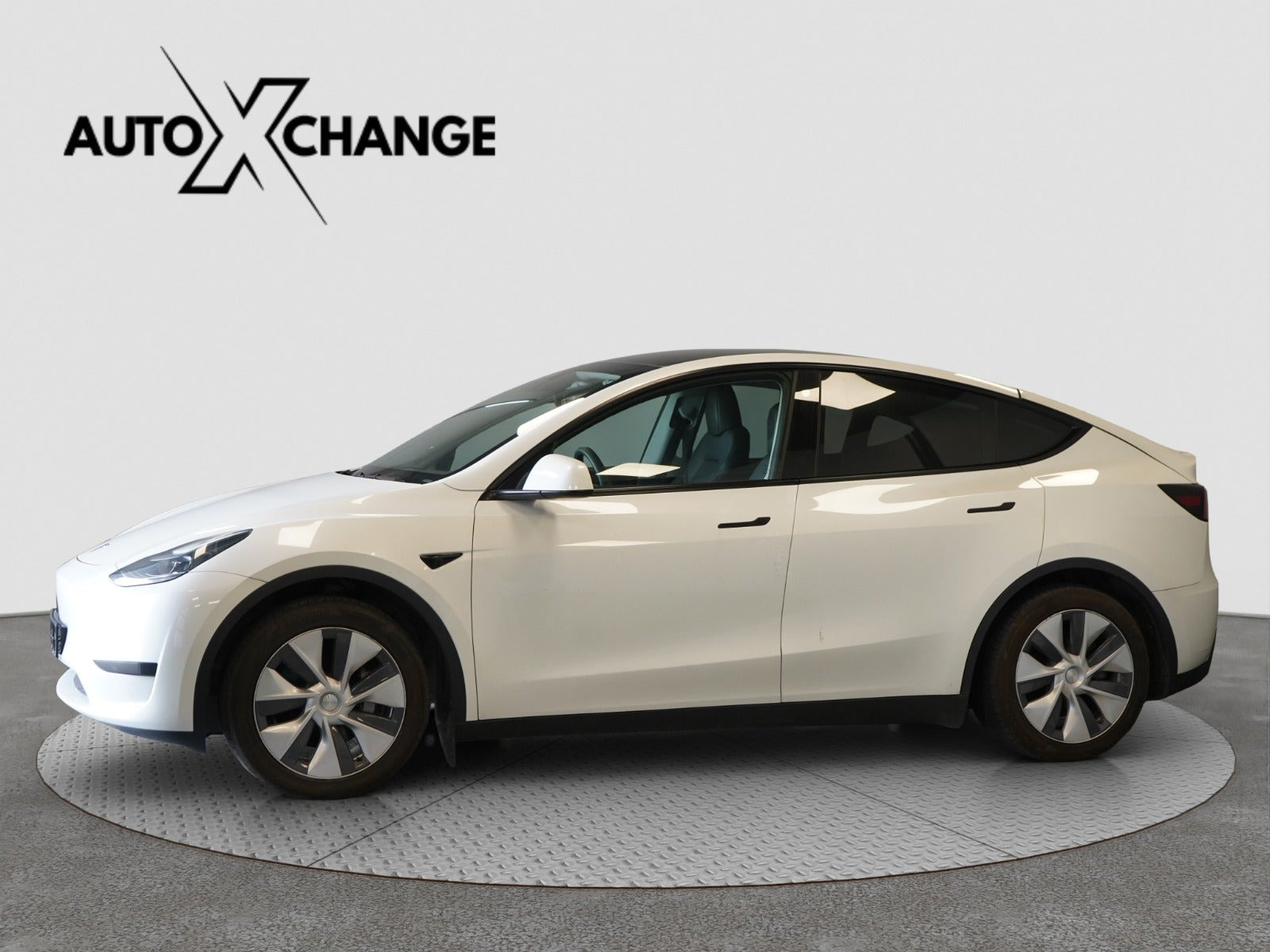 undefined Tesla Model Y fra 2024