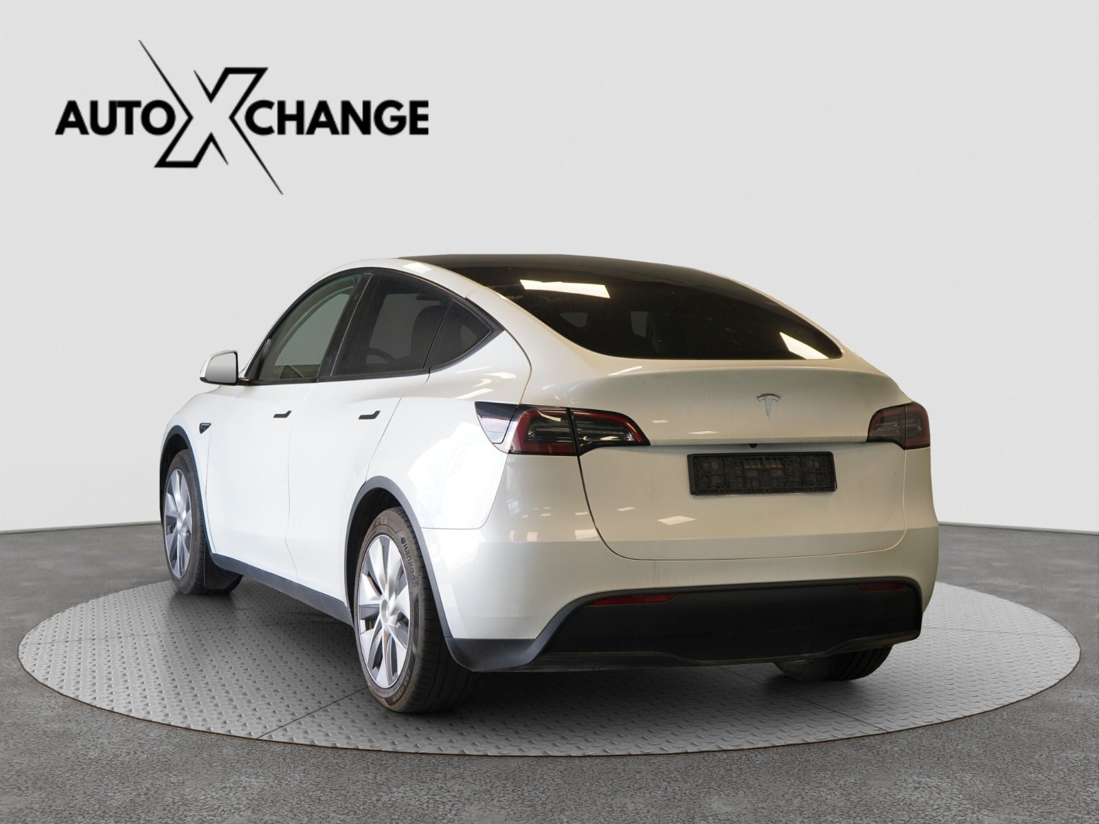 undefined Tesla Model Y fra 2024