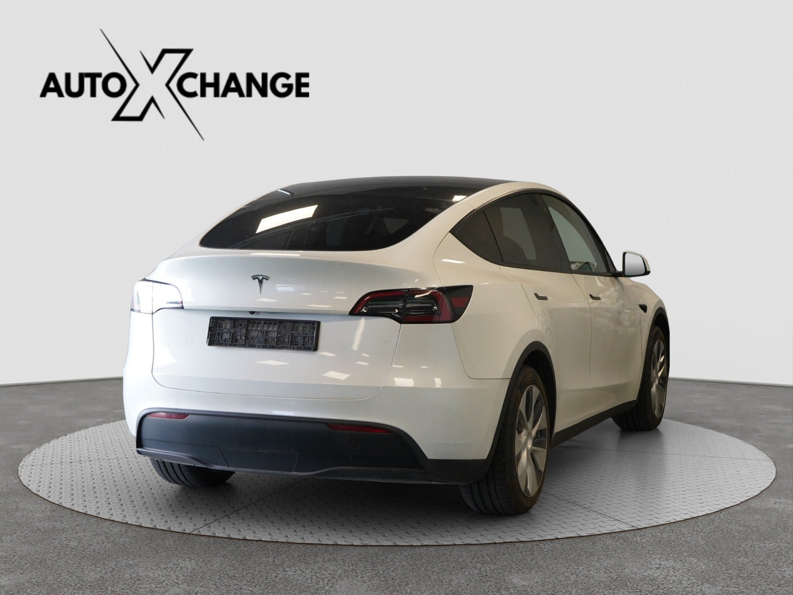 undefined Tesla Model Y fra 2024