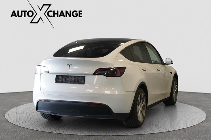 undefined Tesla Model Y fra 2024