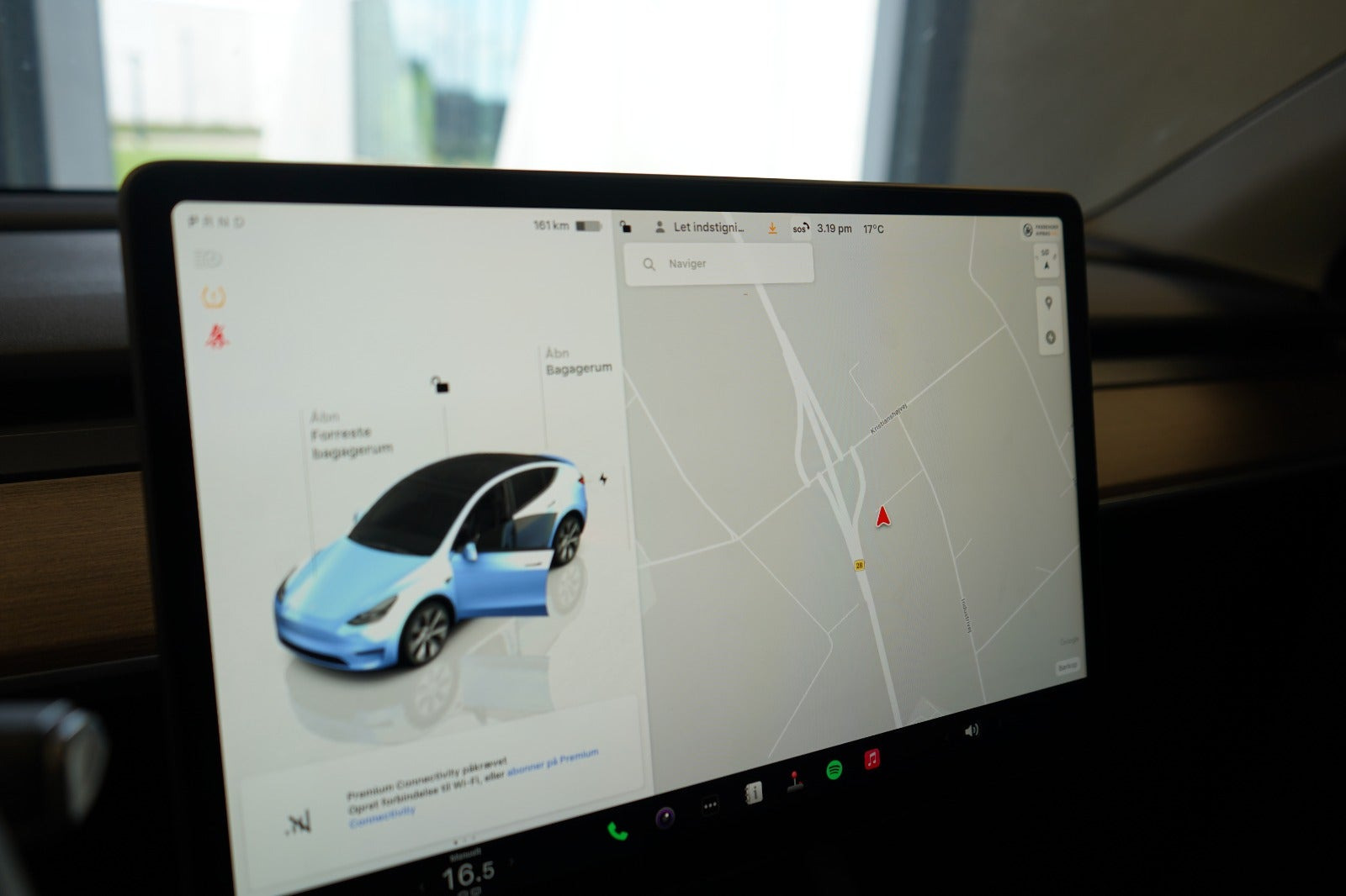 undefined Tesla Model Y fra 2024