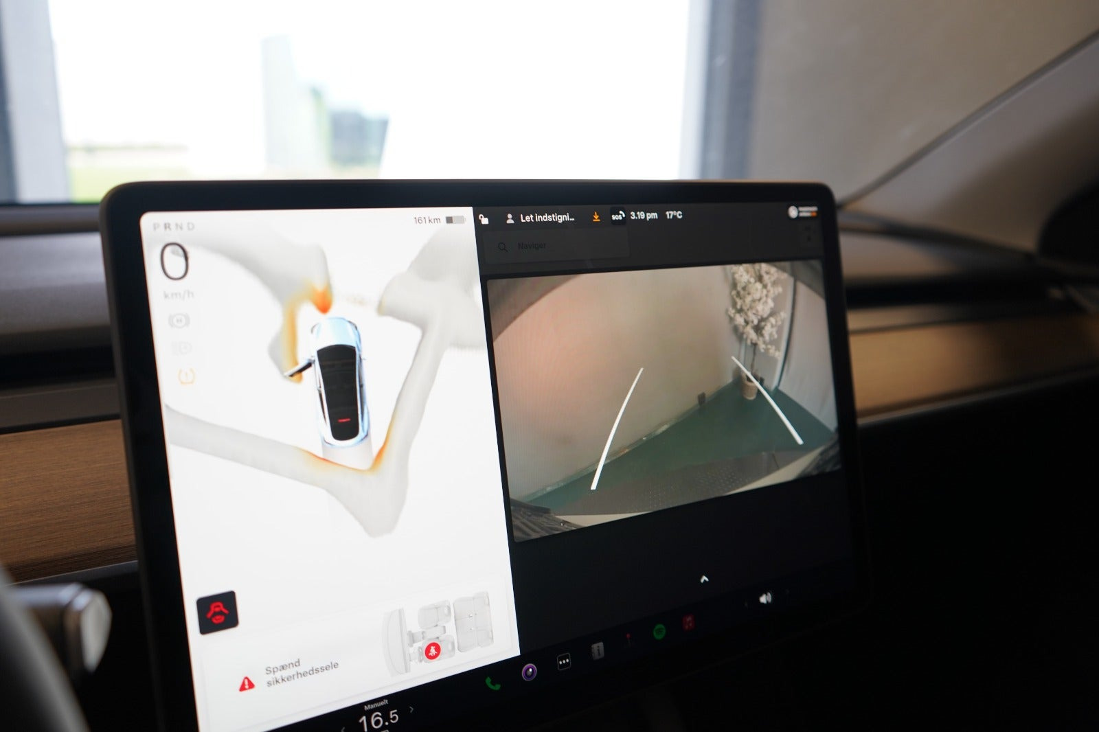 undefined Tesla Model Y fra 2024