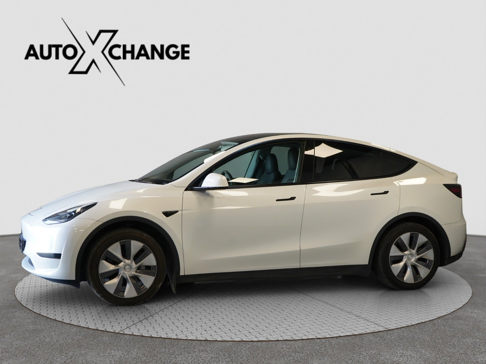 undefined Tesla Model Y fra 2024